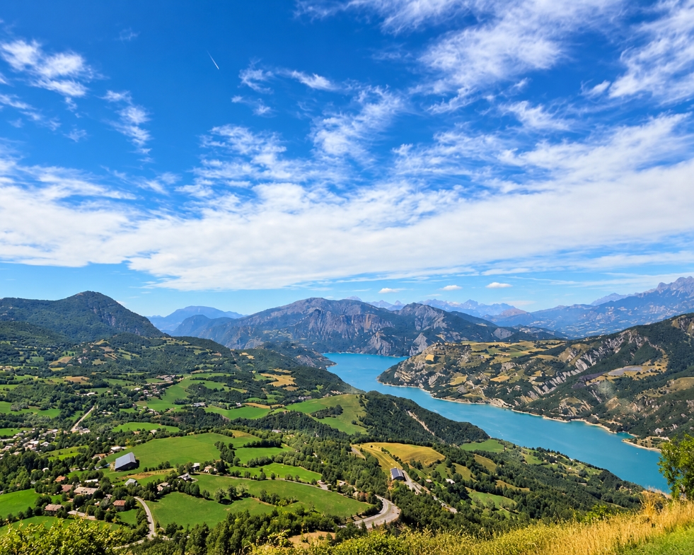 lac-de-serre-poncon-summer-travel-guide
